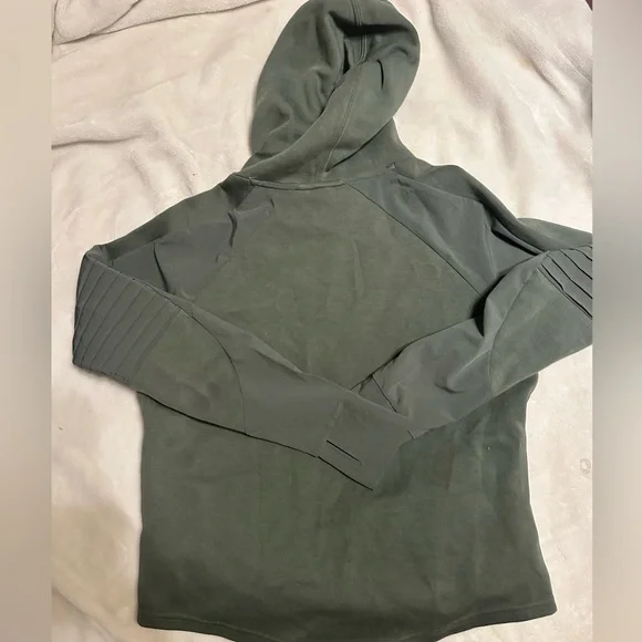 Puma Keep You Dry Camo Green Hoodie with Ribbed Detail - M - Like New - Picture 3 of 3